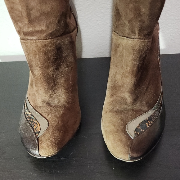 Elegant Brown Knee-High Boots - Picture 11 of 17